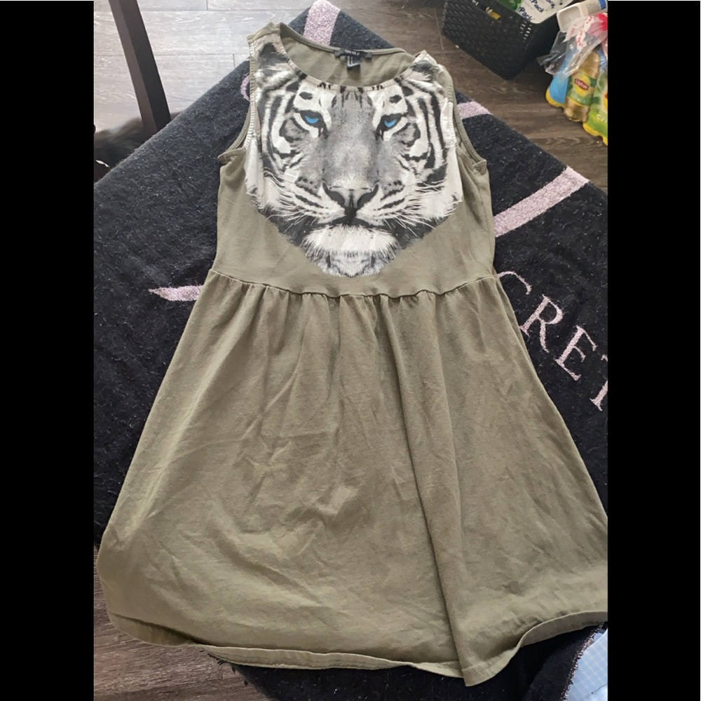 Forever 21 tiger front casual dress.